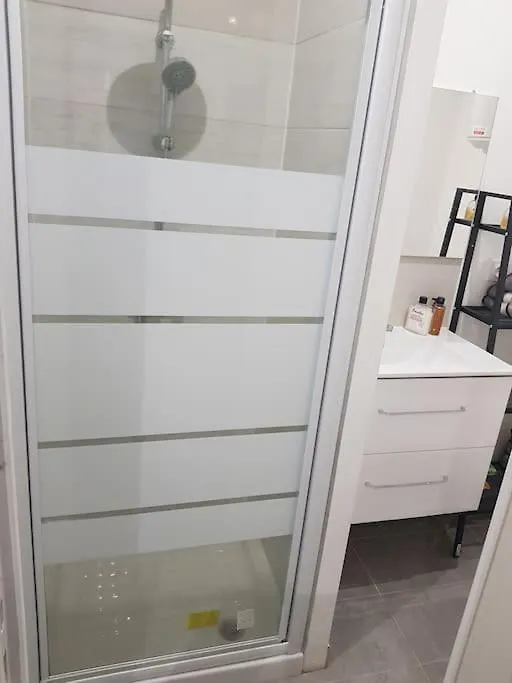 Cozy Apartment, Airport Cdg Exhibition Parc 14 Min Tremblay-en-France 0*,  France
