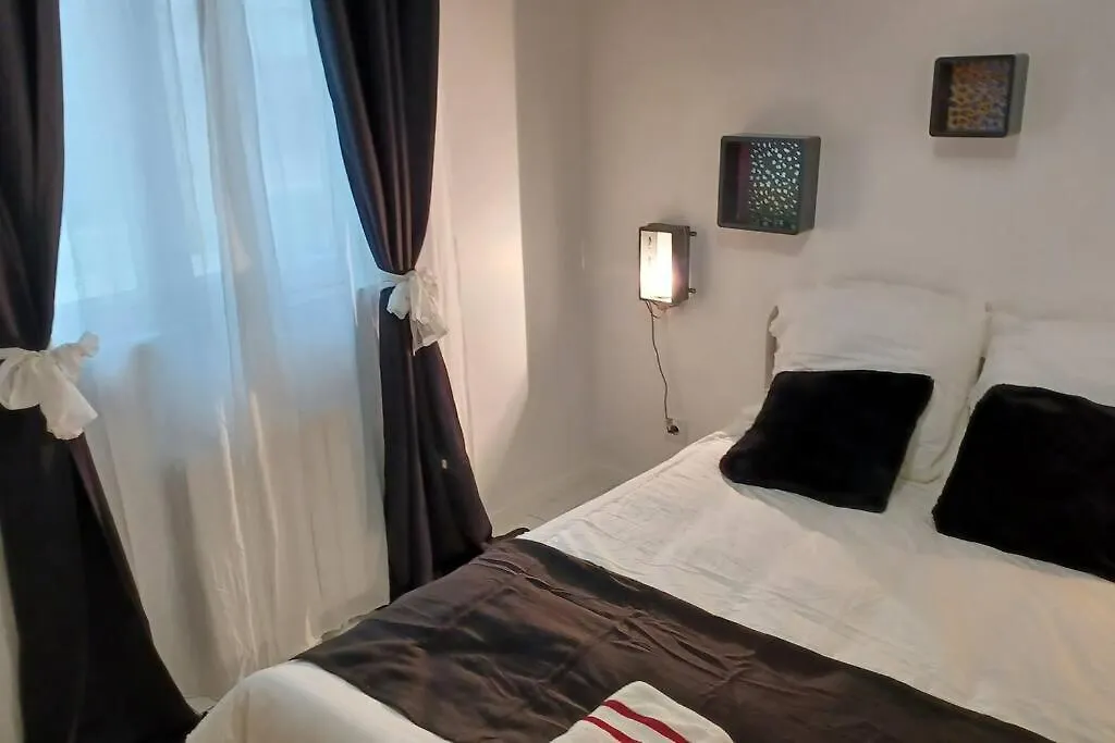 Cozy Apartment, Airport Cdg Exhibition Parc 14 Min Tremblay-en-France Apartment